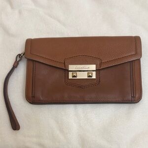 Cole Haan Tan Leather Wristlet Pre-Owned.